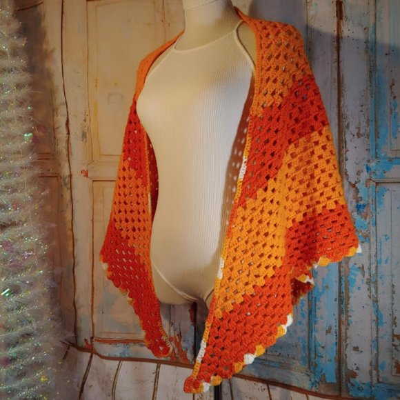 no tag perfectly hand crochet cottage wrap/one size/mustard white and orange - Picture 2 of 10